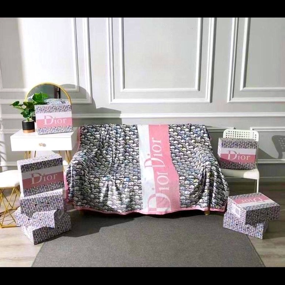 Blanket - Picture 1 of 1